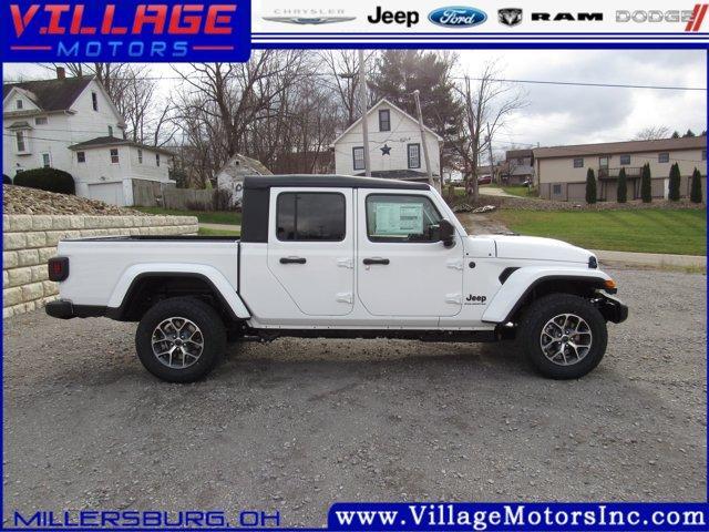 new 2026 Jeep Gladiator car, priced at $46,560