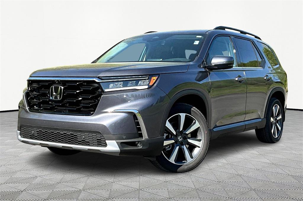 new 2025 Honda Pilot car, priced at $54,530