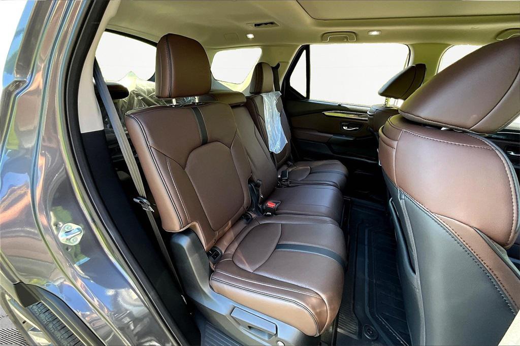 new 2025 Honda Pilot car, priced at $54,530