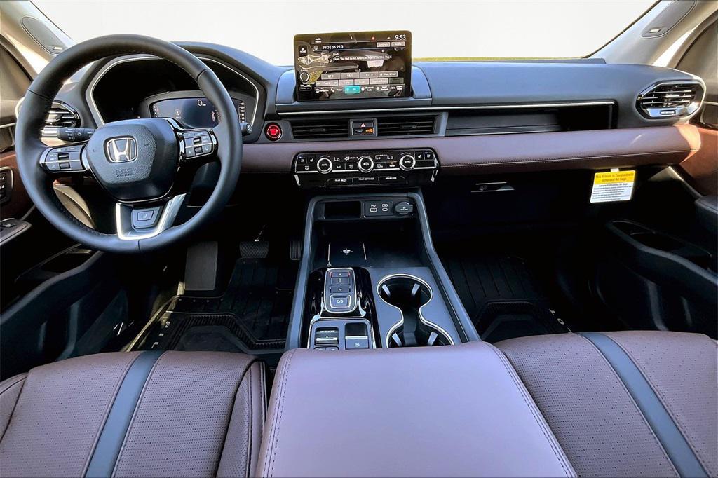 new 2025 Honda Pilot car, priced at $54,530