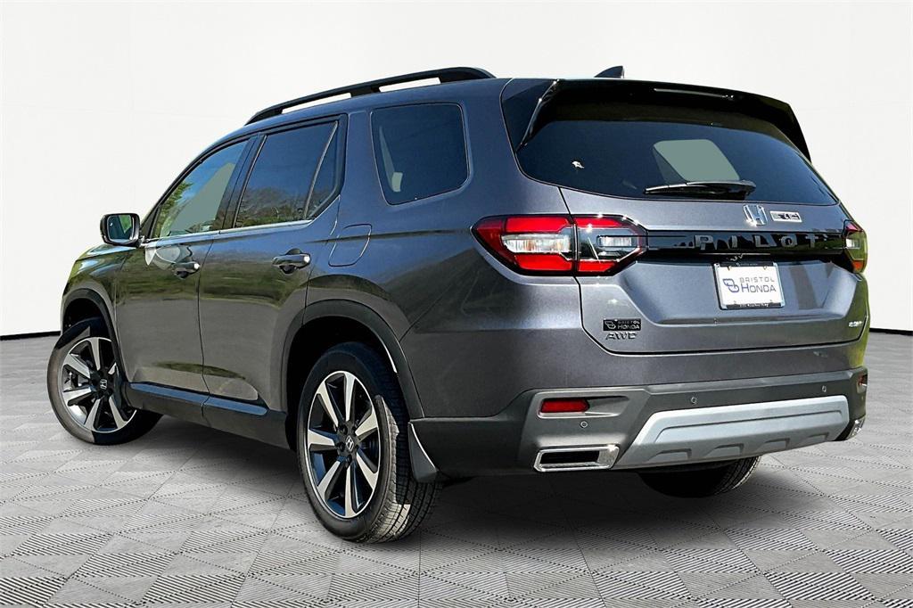 new 2025 Honda Pilot car, priced at $54,530