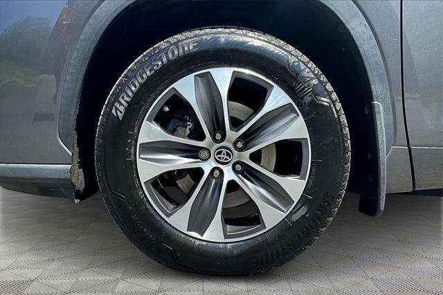 used 2021 Toyota Highlander car, priced at $31,391