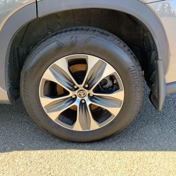 used 2021 Toyota Highlander car, priced at $33,544