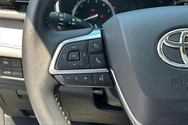 used 2021 Toyota Highlander car, priced at $31,391