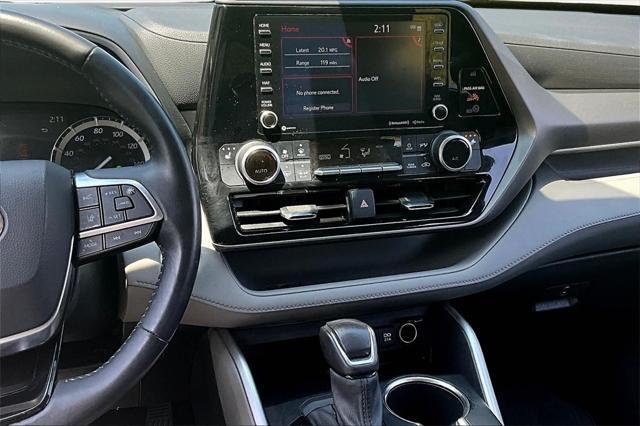 used 2021 Toyota Highlander car, priced at $31,391