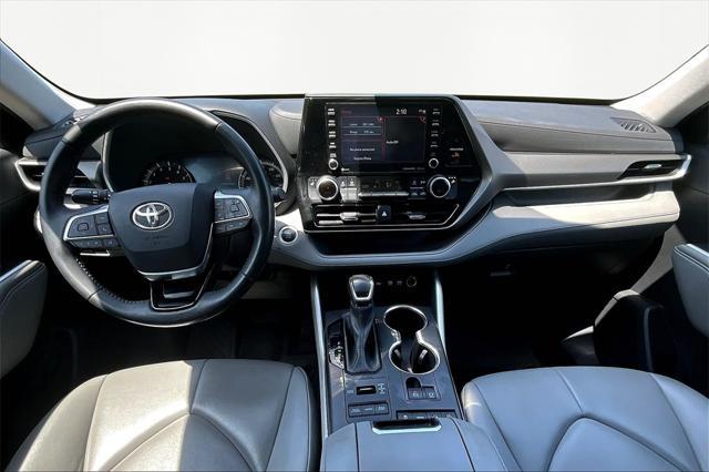 used 2021 Toyota Highlander car, priced at $31,391