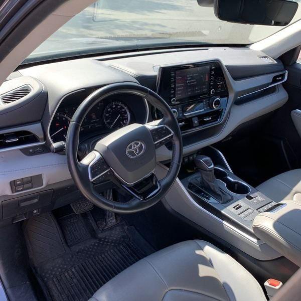 used 2021 Toyota Highlander car, priced at $33,544