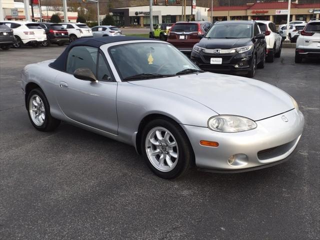 used 2001 Mazda MX-5 Miata car, priced at $7,808