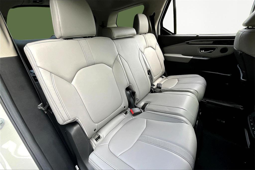 new 2025 Honda Pilot car