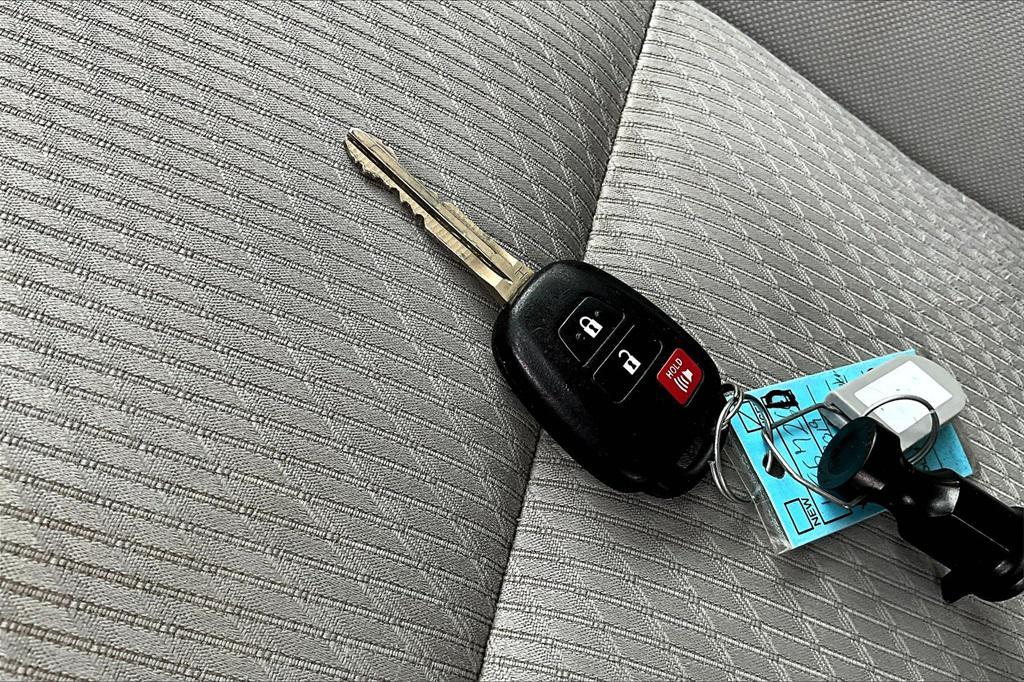 used 2019 Toyota Highlander car, priced at $21,963