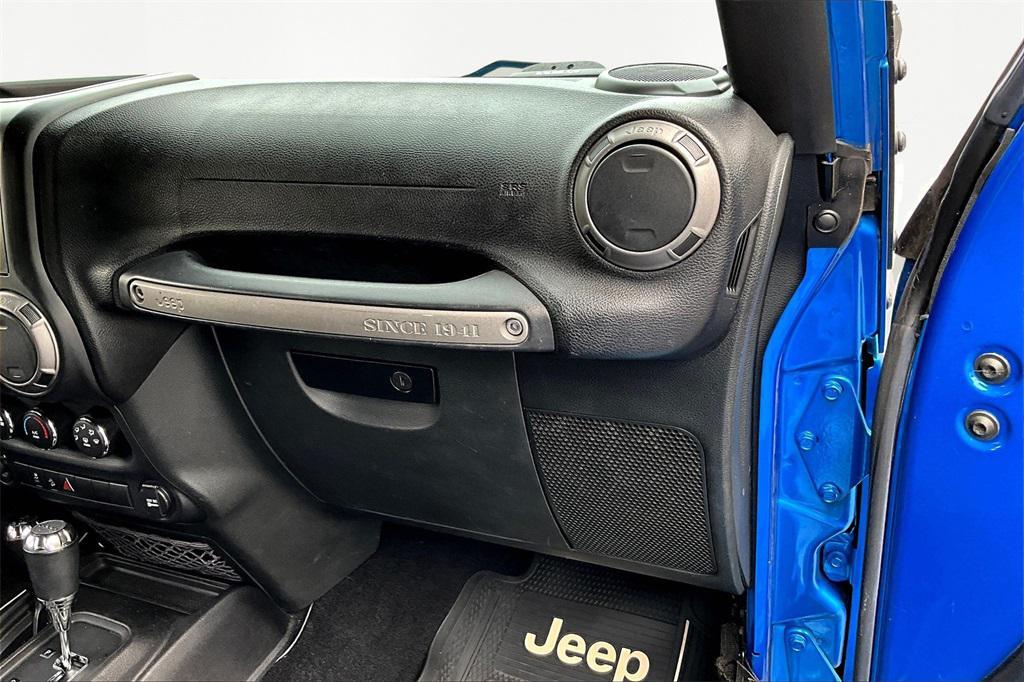 used 2015 Jeep Wrangler Unlimited car, priced at $17,975