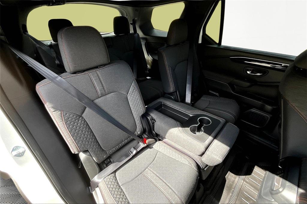 new 2025 Honda Pilot car, priced at $44,250