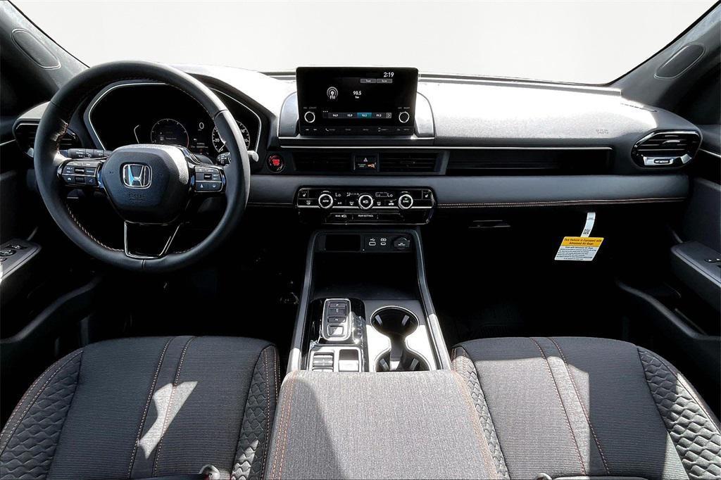 new 2025 Honda Pilot car, priced at $44,250