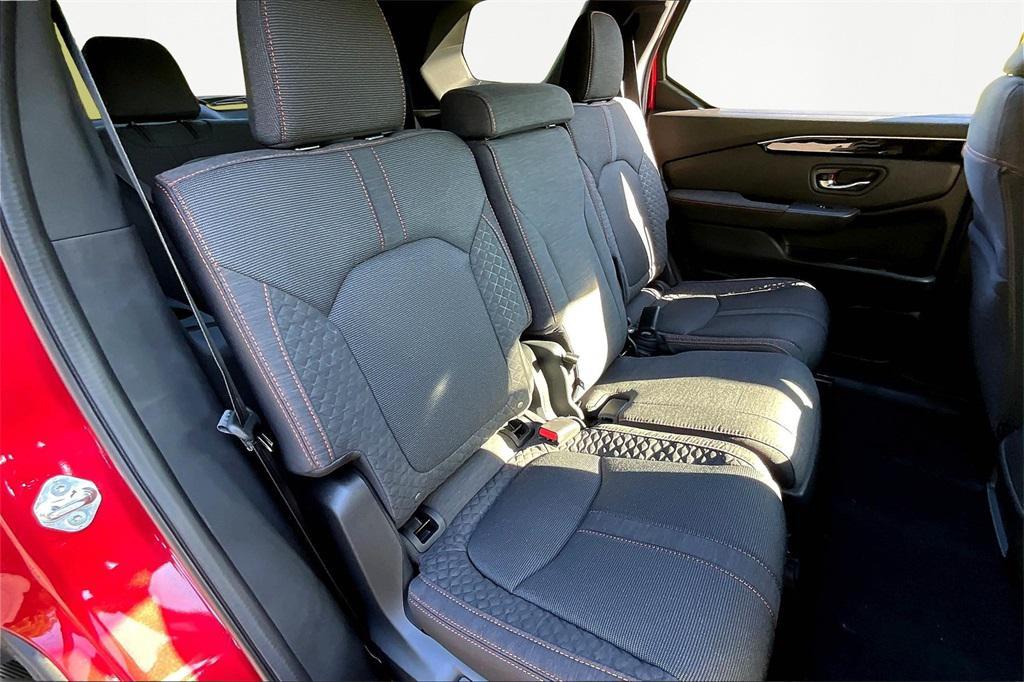 new 2025 Honda Pilot car, priced at $44,205
