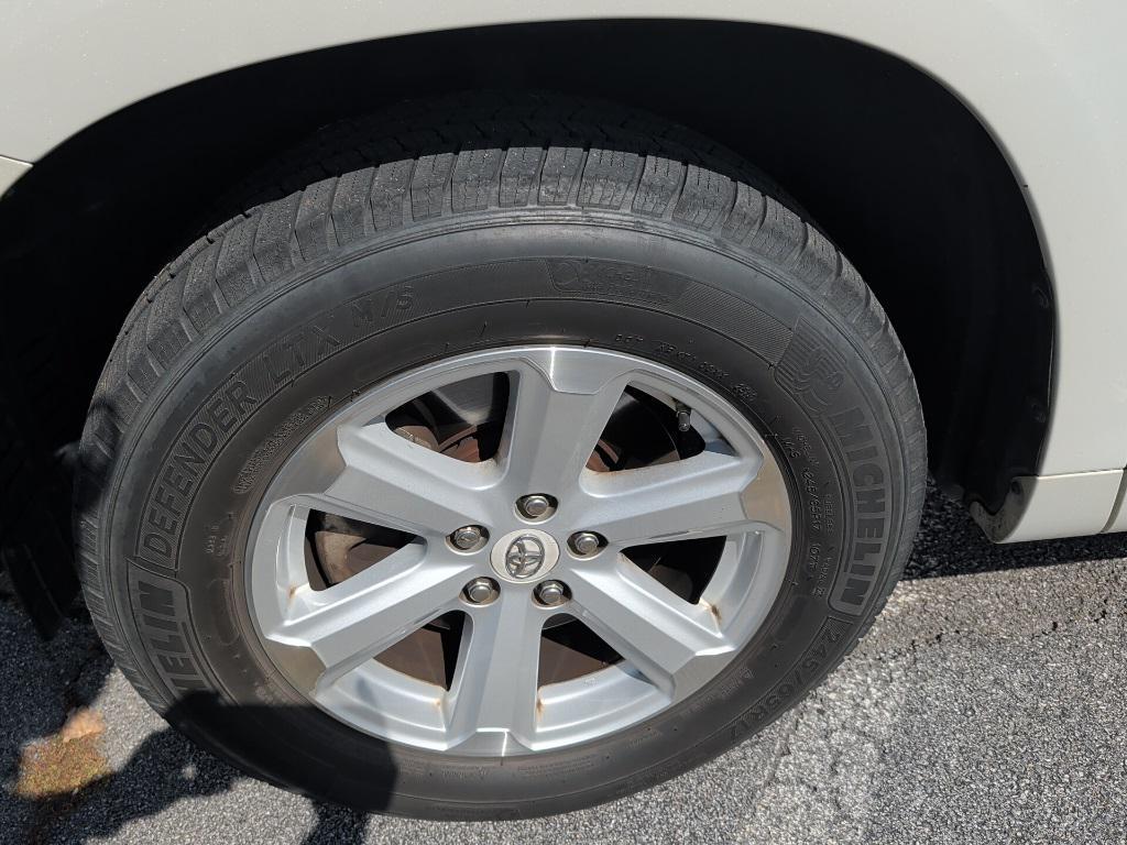 used 2010 Toyota Highlander car, priced at $9,836