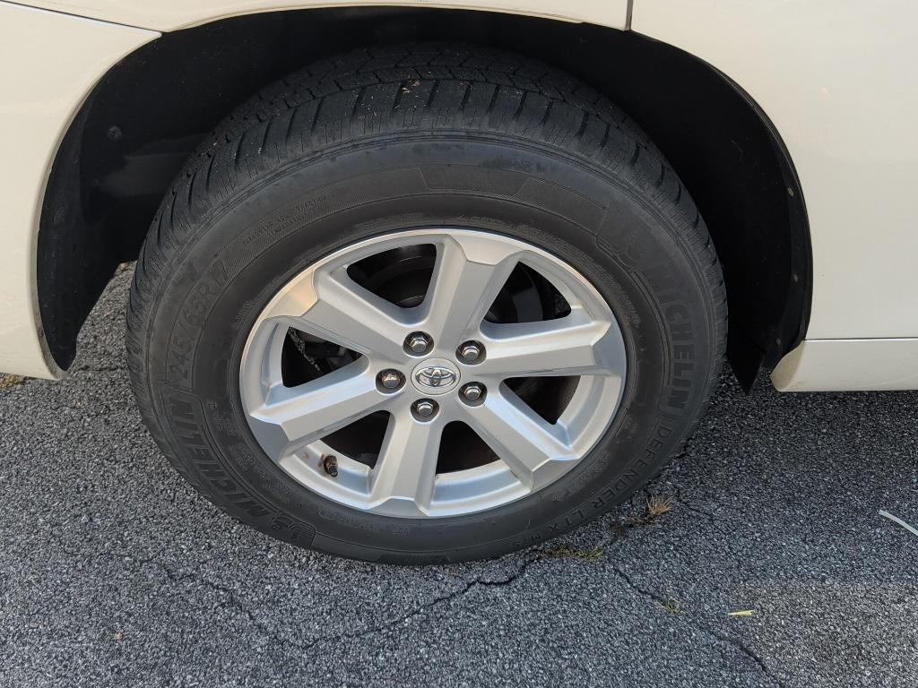 used 2010 Toyota Highlander car, priced at $9,836