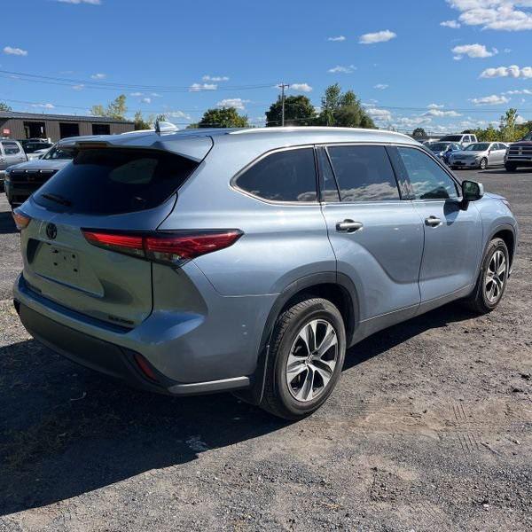used 2022 Toyota Highlander car, priced at $37,746
