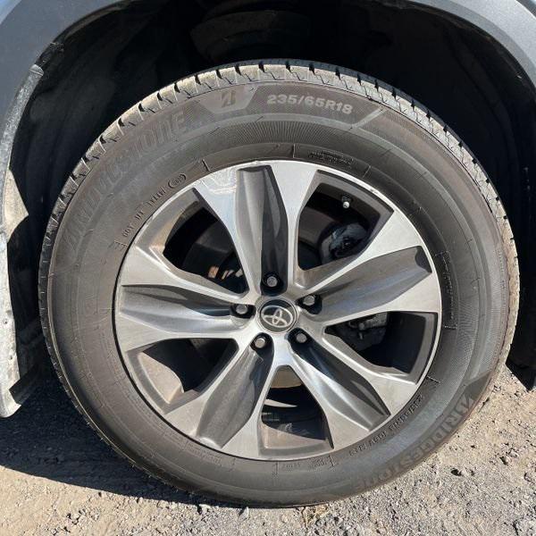 used 2022 Toyota Highlander car, priced at $37,746