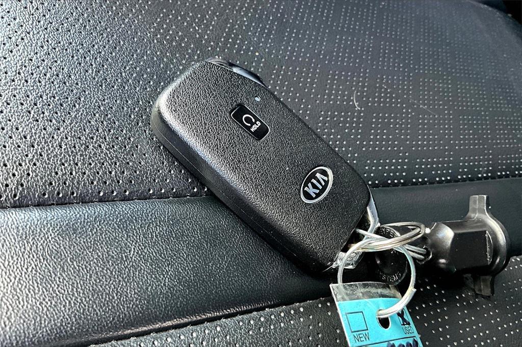 used 2021 Kia Sorento car, priced at $29,451