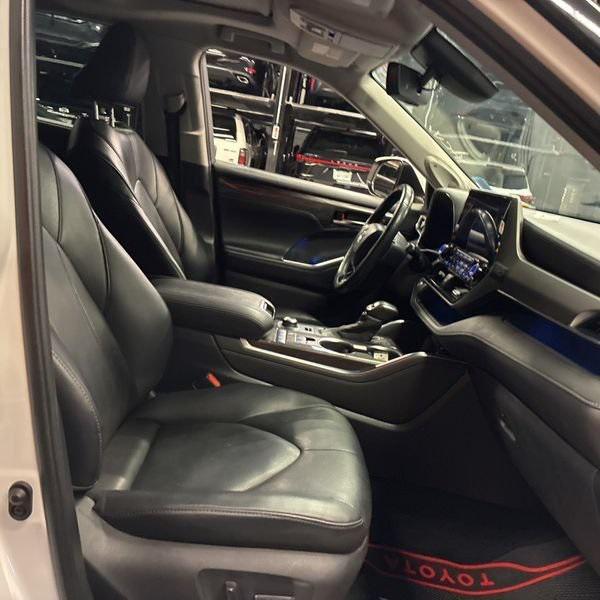 used 2020 Toyota Highlander car, priced at $30,341