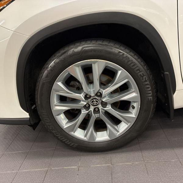 used 2020 Toyota Highlander car, priced at $30,341