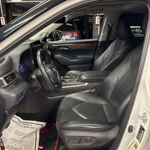 used 2020 Toyota Highlander car, priced at $30,341