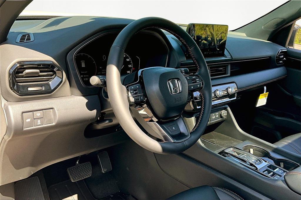 new 2025 Honda Pilot car, priced at $51,785