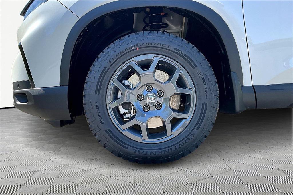 new 2025 Honda Pilot car, priced at $51,785