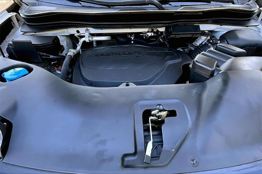 used 2022 Honda Pilot car, priced at $35,236