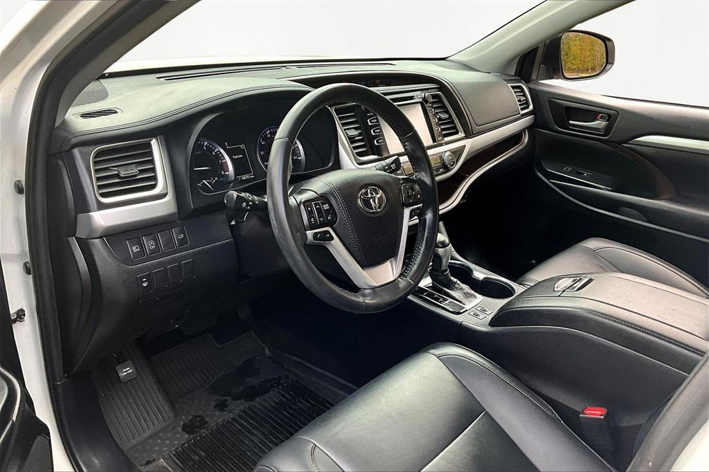 used 2019 Toyota Highlander car, priced at $28,831