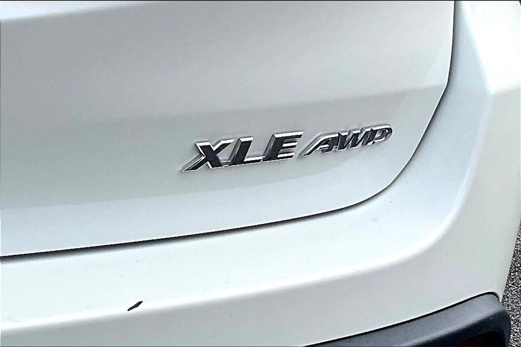 used 2019 Toyota Highlander car, priced at $28,831