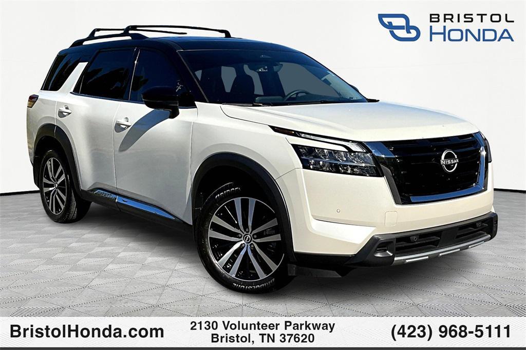 used 2024 Nissan Pathfinder car, priced at $39,869
