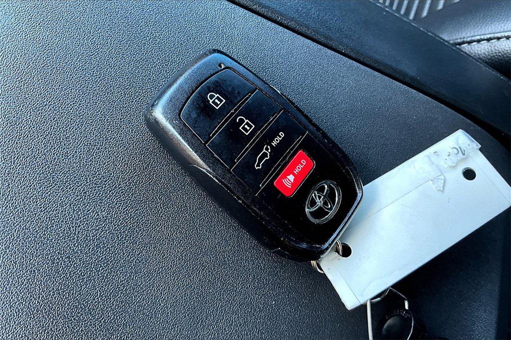 used 2024 Toyota Highlander car, priced at $39,876