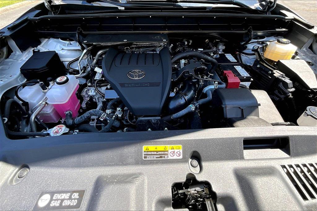 used 2024 Toyota Highlander car, priced at $39,876