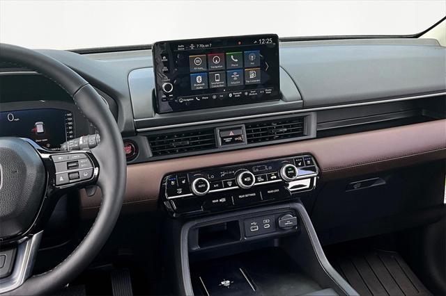 new 2025 Honda Pilot car, priced at $54,985