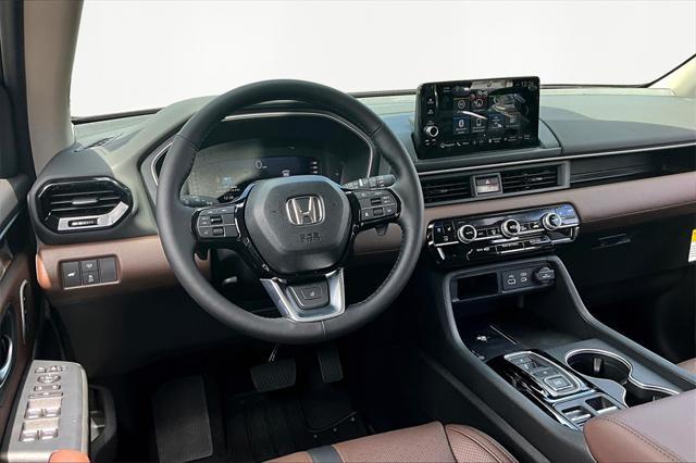 new 2025 Honda Pilot car, priced at $54,985