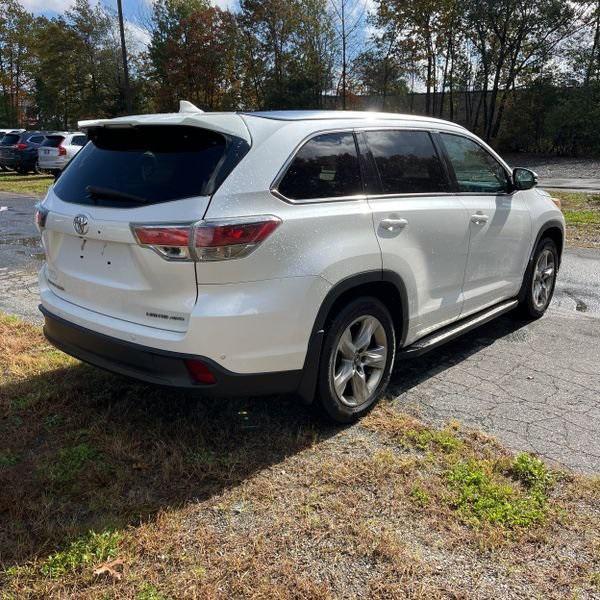 used 2016 Toyota Highlander car, priced at $22,419