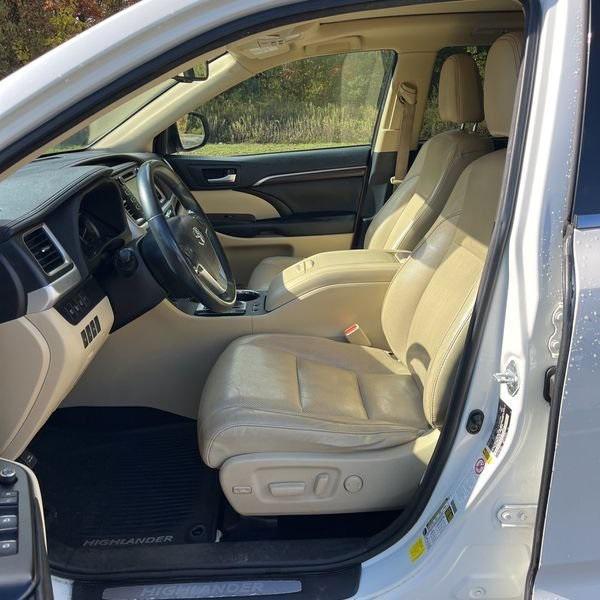 used 2016 Toyota Highlander car, priced at $22,419