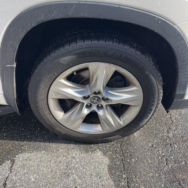 used 2016 Toyota Highlander car, priced at $22,419