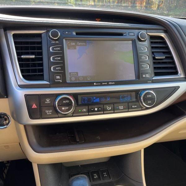 used 2016 Toyota Highlander car, priced at $22,419