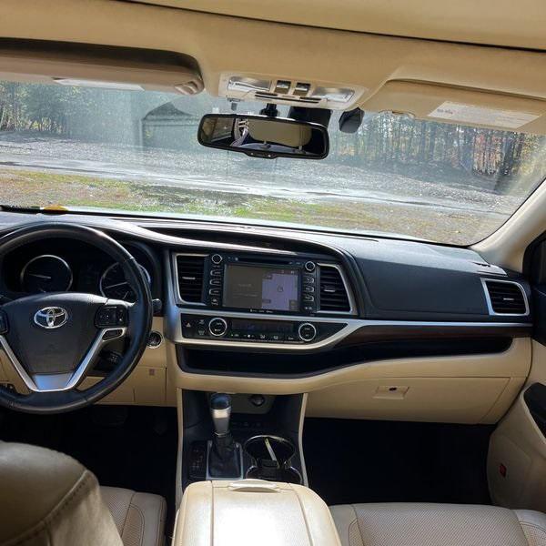 used 2016 Toyota Highlander car, priced at $22,419