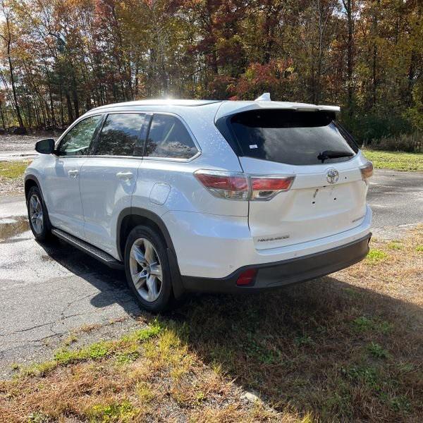 used 2016 Toyota Highlander car, priced at $22,419