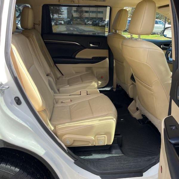 used 2016 Toyota Highlander car, priced at $22,419