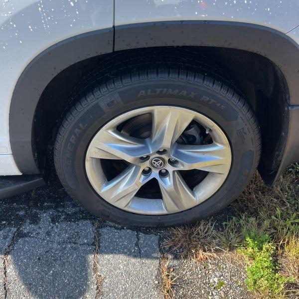 used 2016 Toyota Highlander car, priced at $22,419