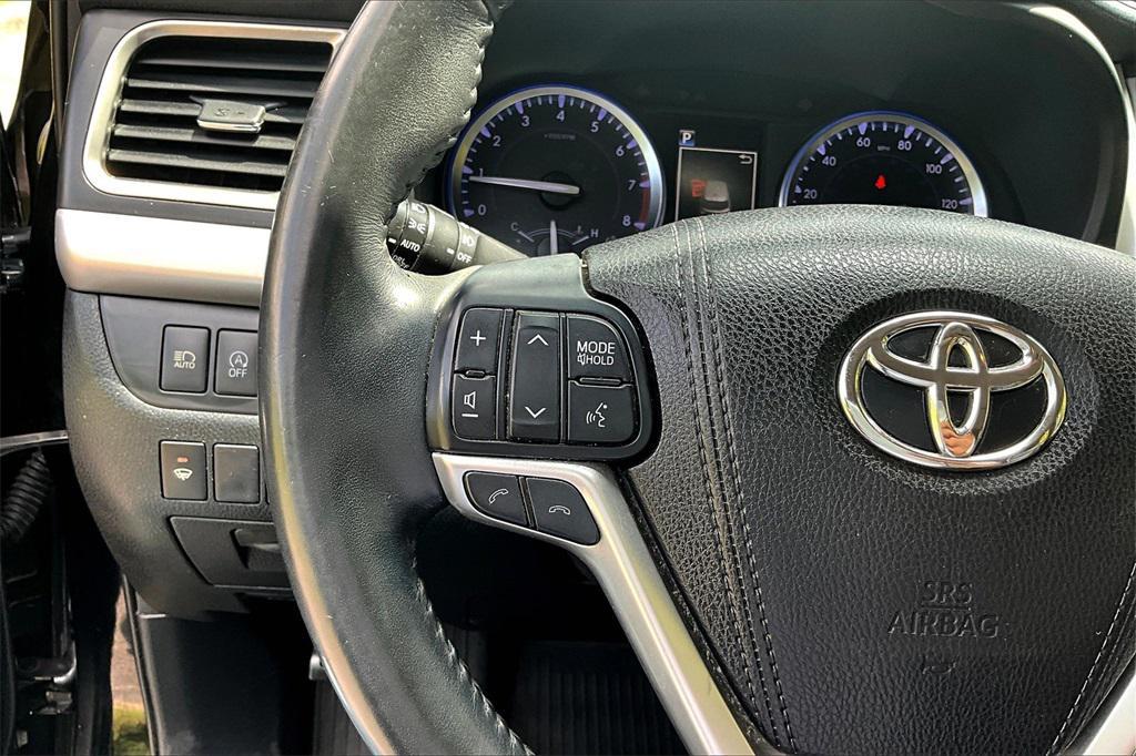 used 2018 Toyota Highlander car, priced at $24,895
