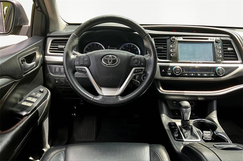 used 2018 Toyota Highlander car, priced at $24,895