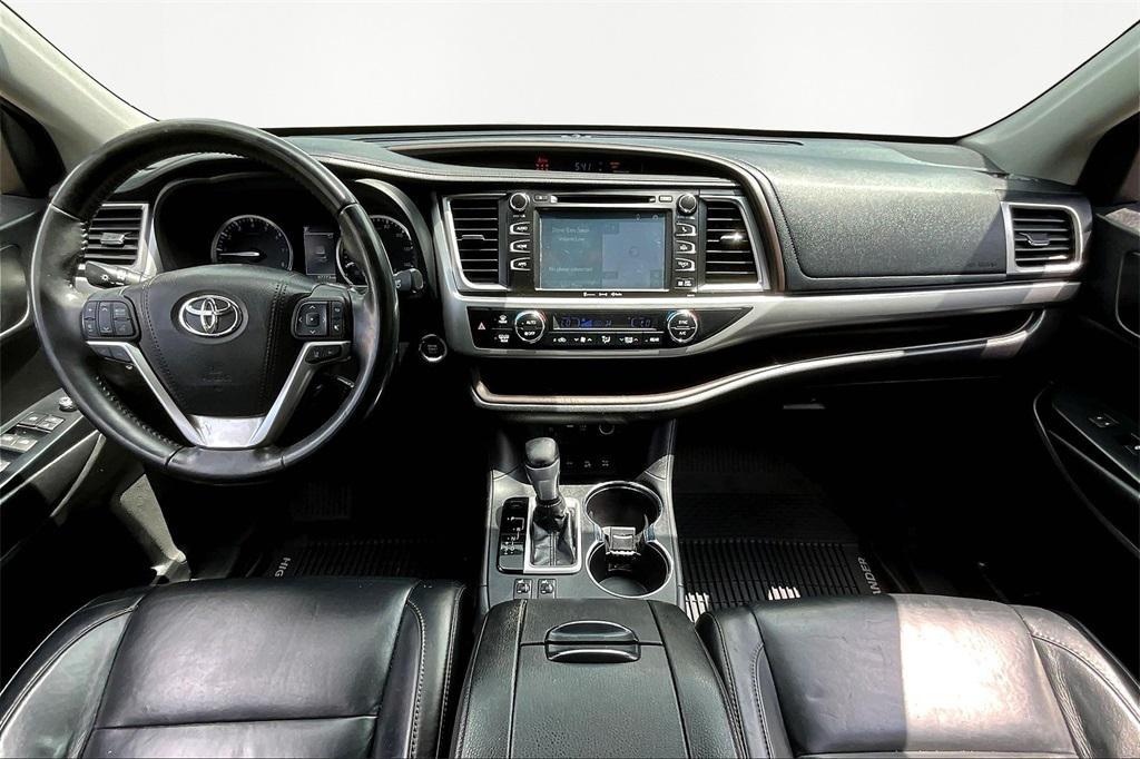 used 2018 Toyota Highlander car, priced at $24,895