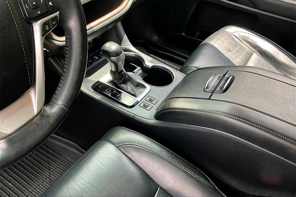 used 2018 Toyota Highlander car, priced at $24,895