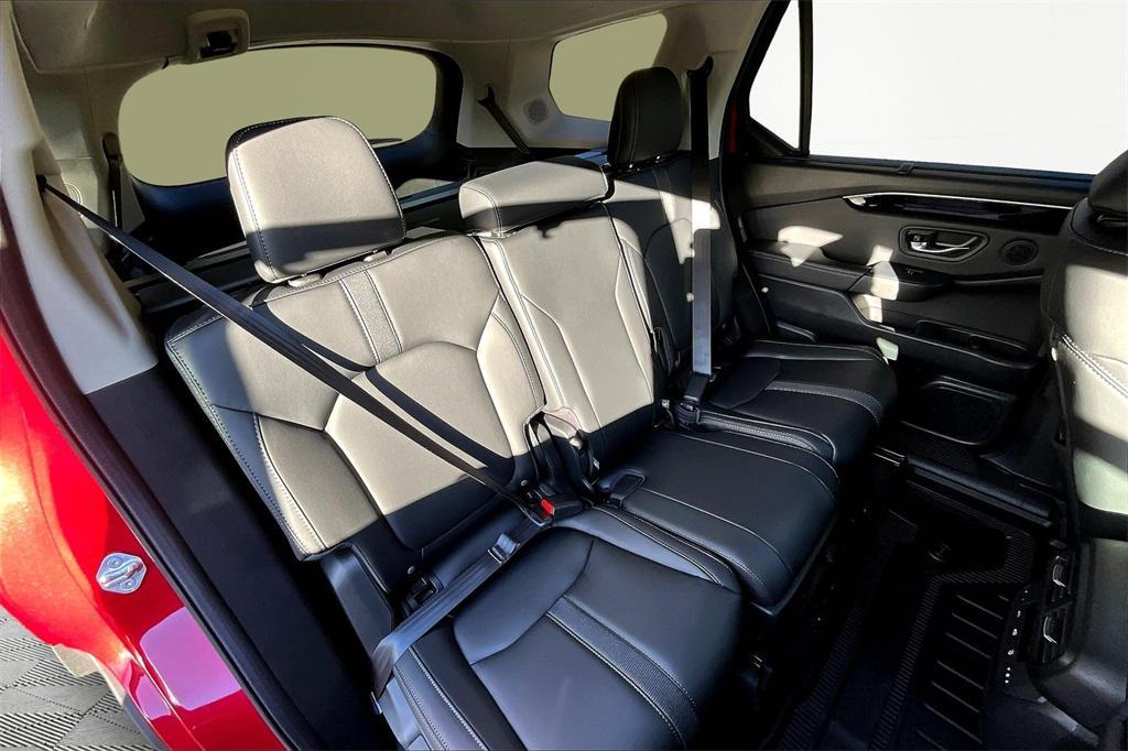 new 2025 Honda Pilot car, priced at $52,280