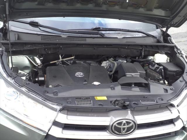 used 2019 Toyota Highlander car, priced at $25,996